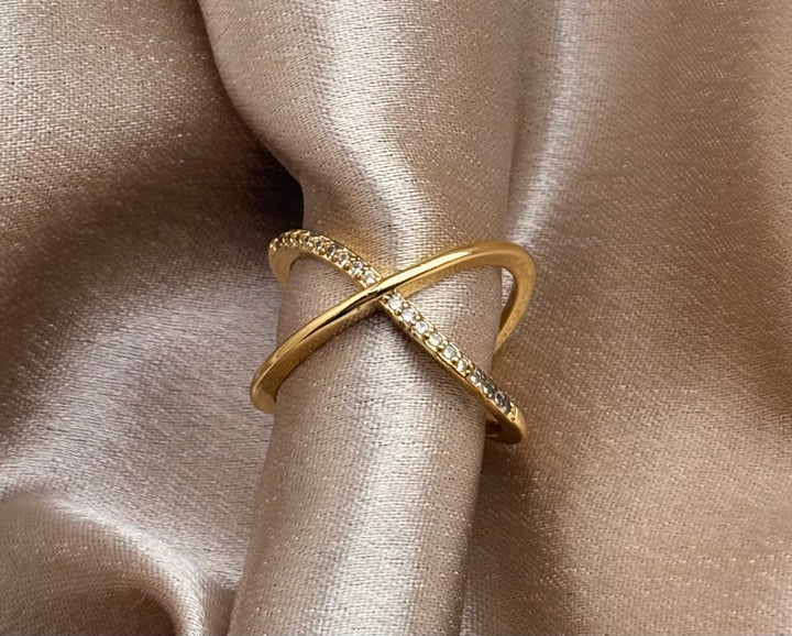 Twinkle Cross Ring