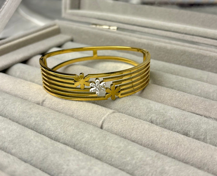 Trinity Flow bracelet