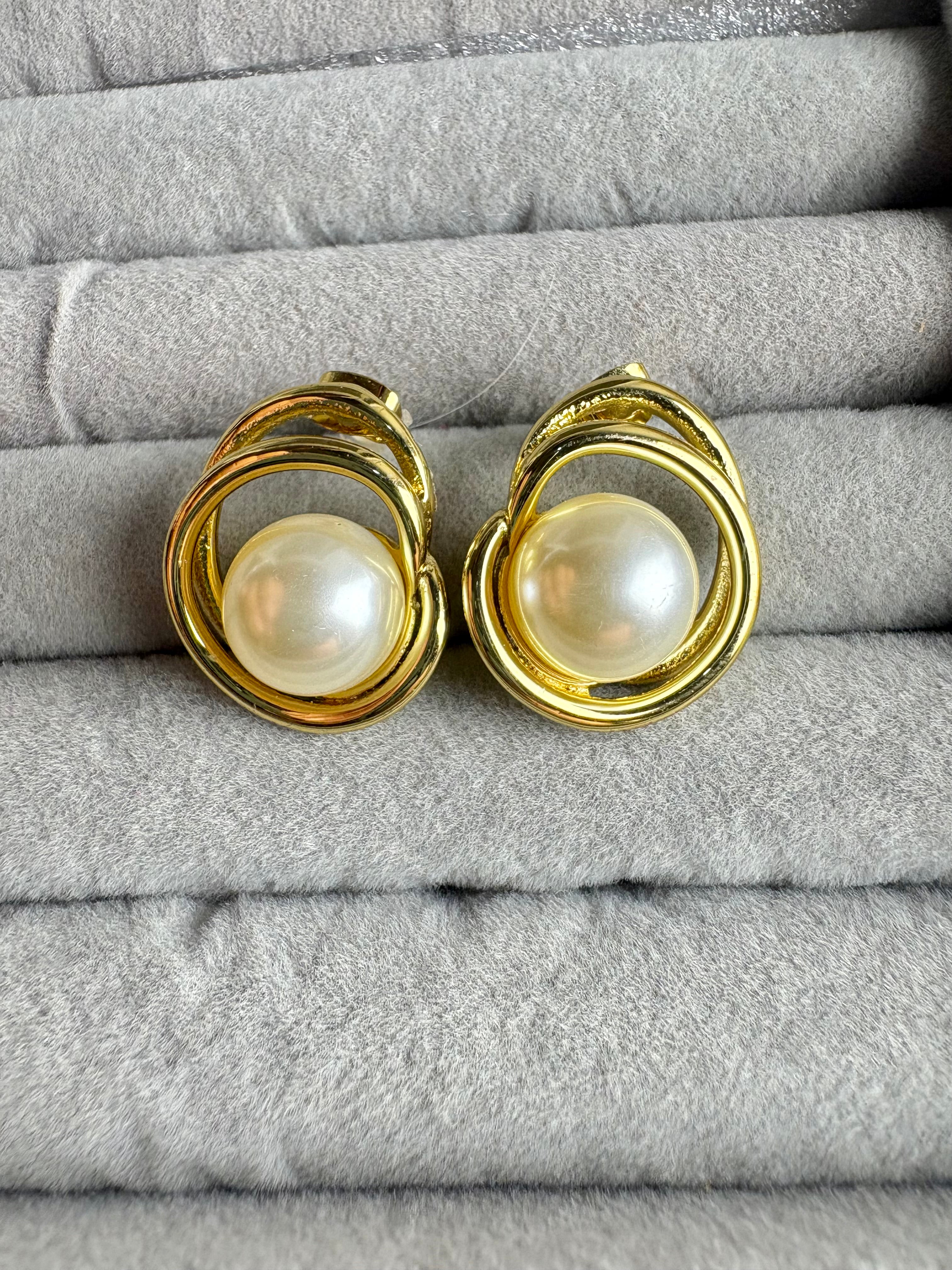 Pearl Stud