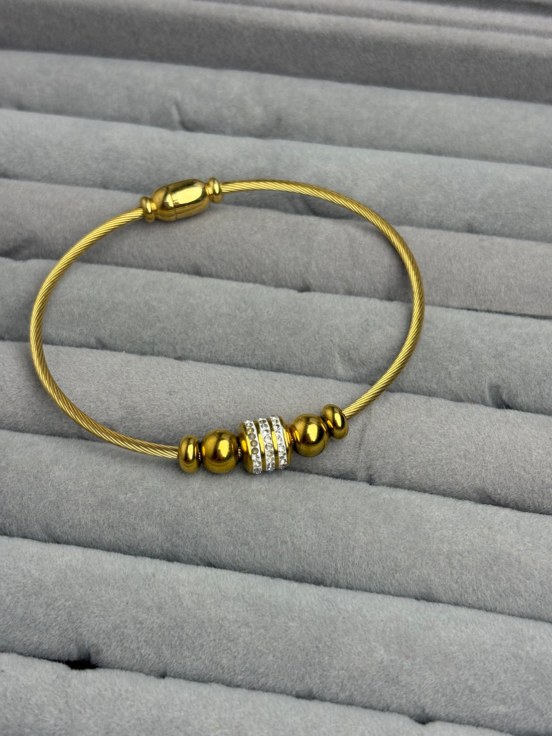 Charmbeed magnet bracelet