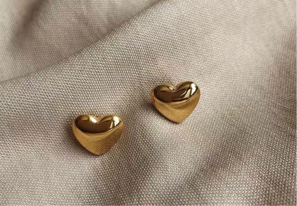 Dainty love studs