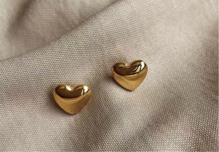Dainty love studs