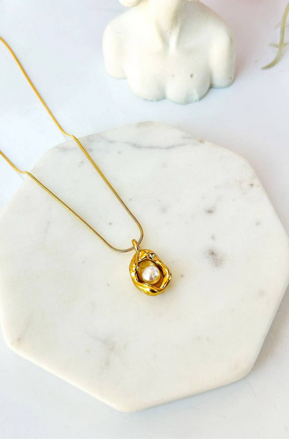 Classic Pearl necklace