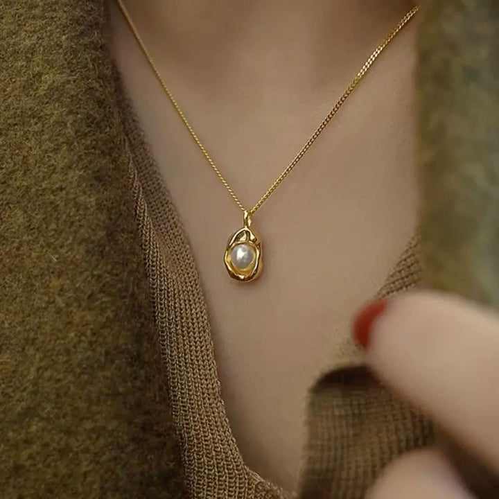 Classic Pearl necklace