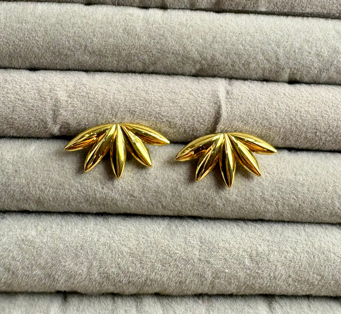 Half Leaf Stud