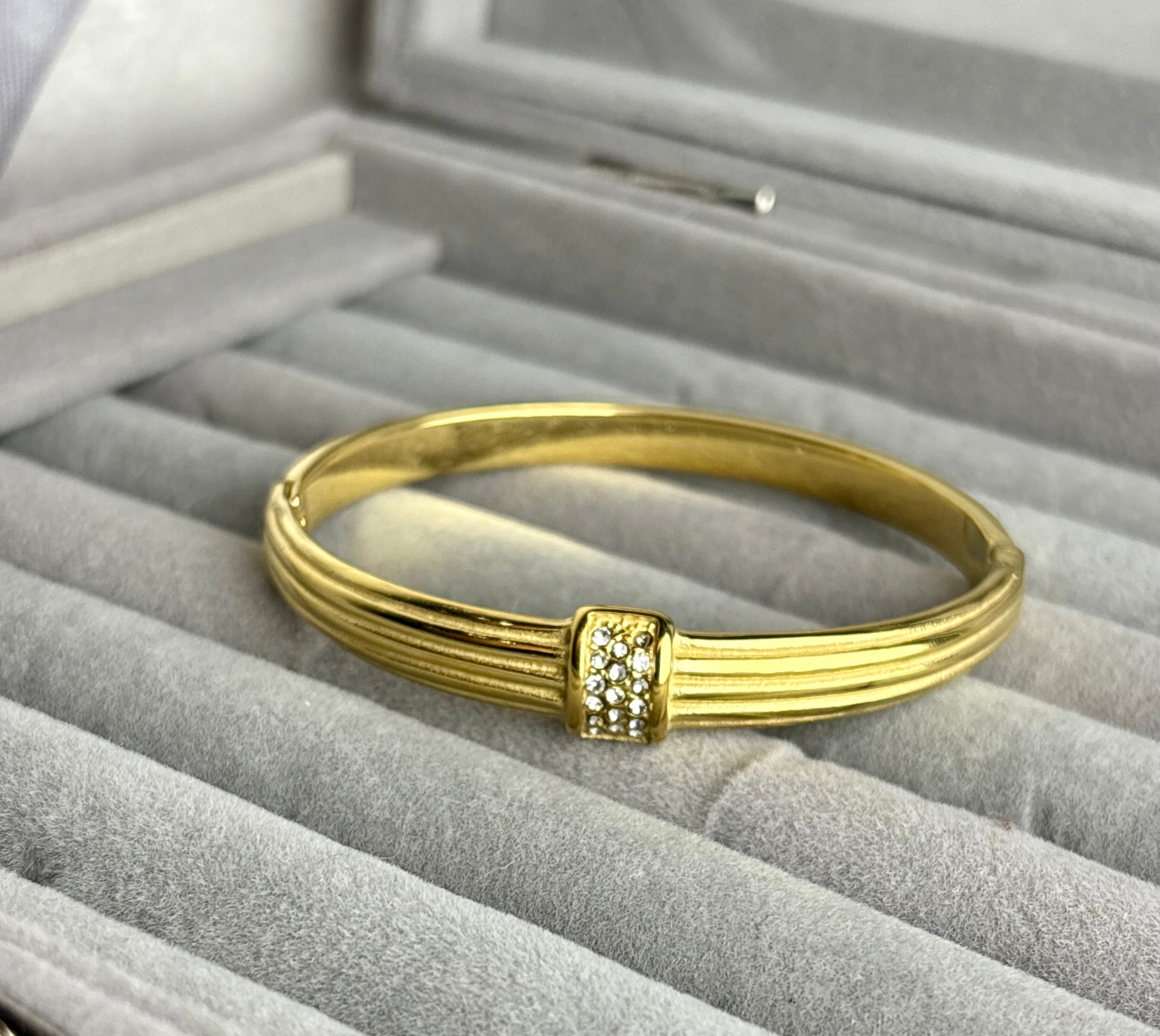 Gleam Stone Bracelet