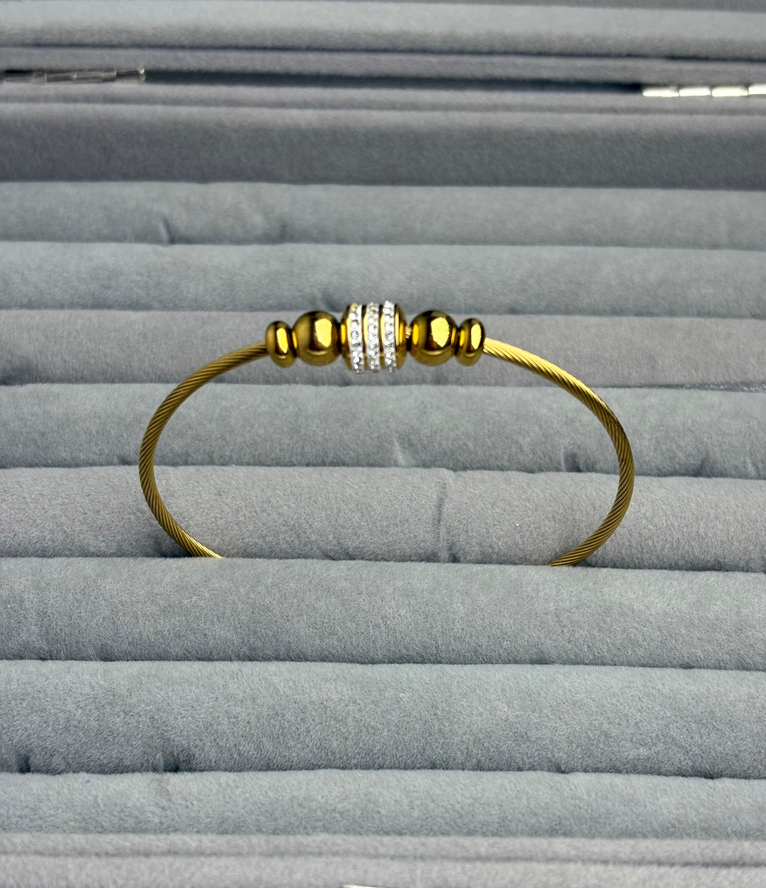 Charmbeed magnet bracelet