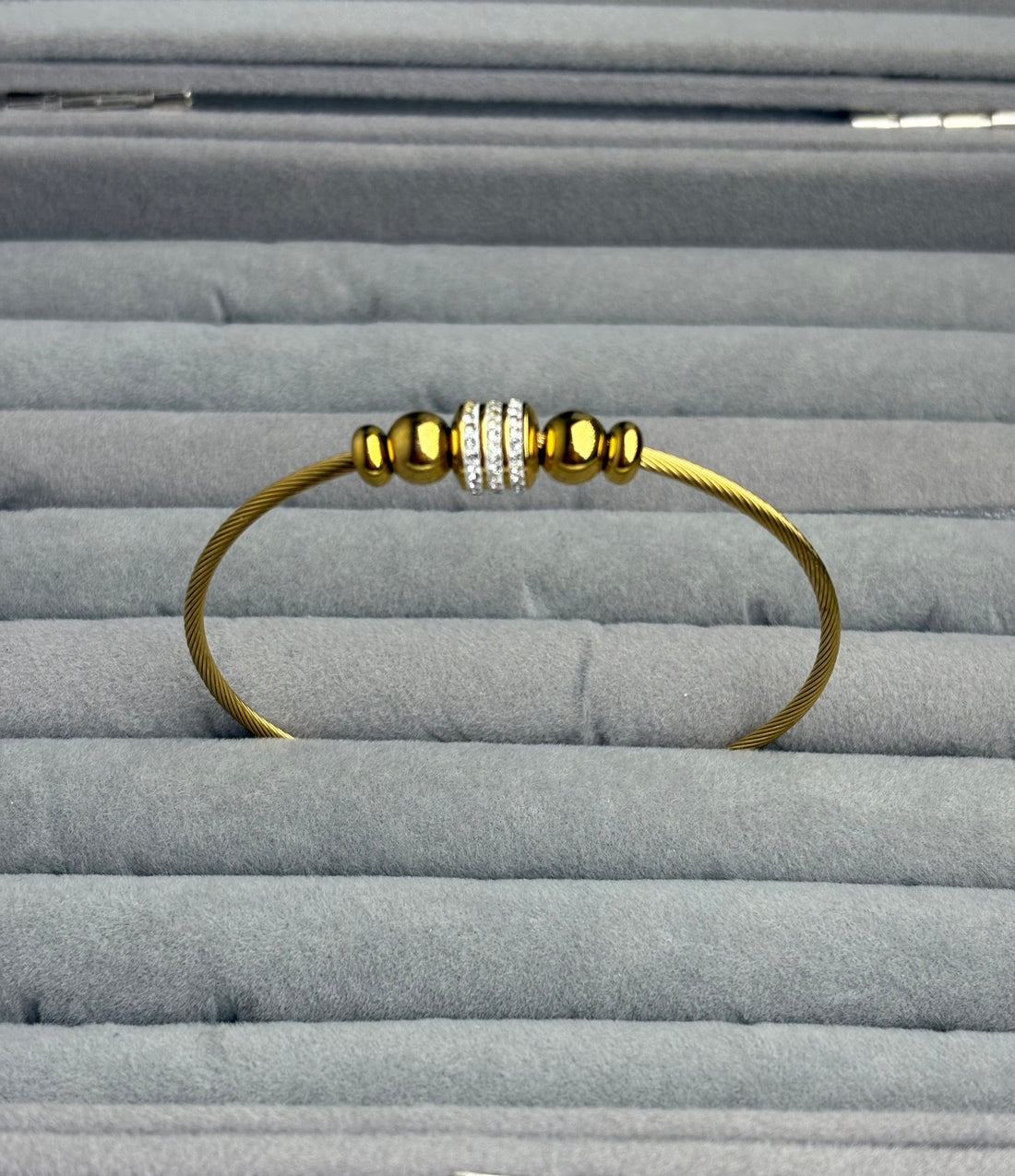 Charmbeed magnet bracelet