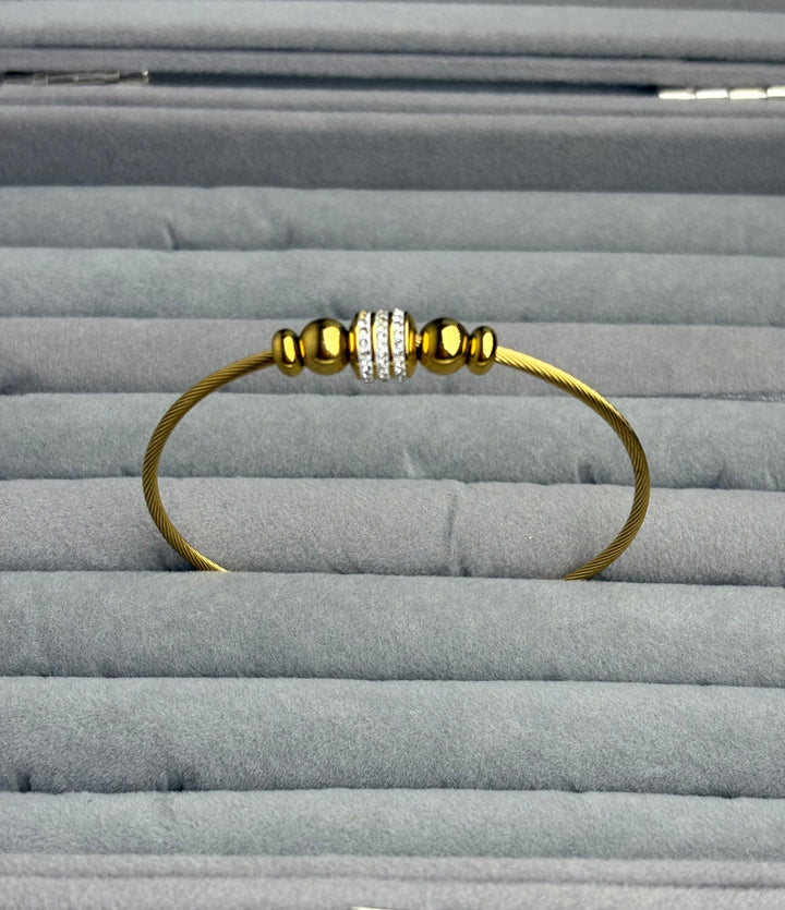 Charmbeed magnet bracelet