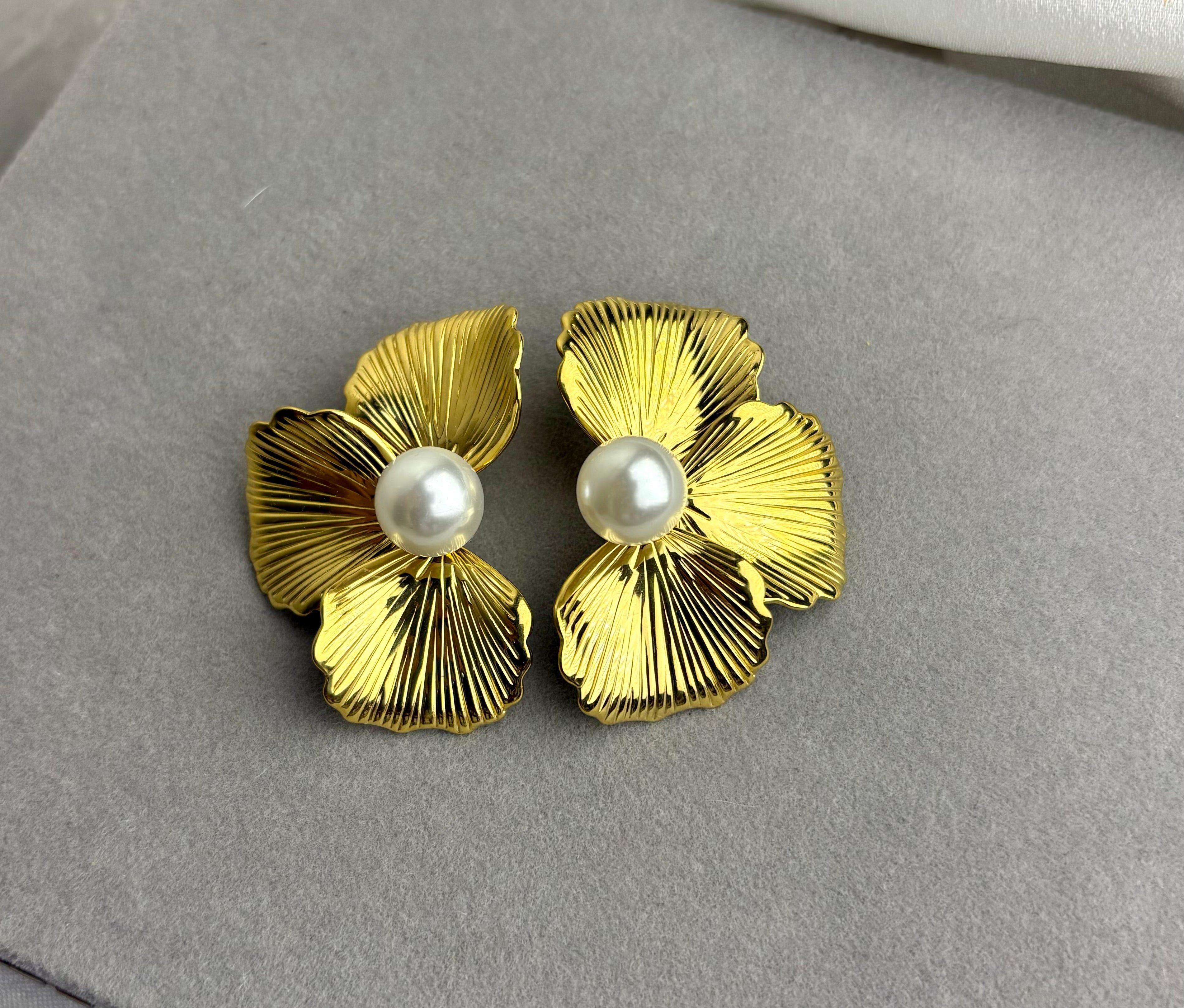 Half Flower Pearl Stud