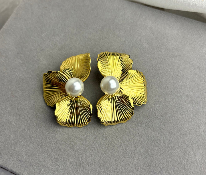 Half Flower Pearl Stud