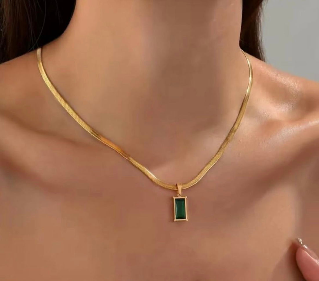 Classic emerald chain