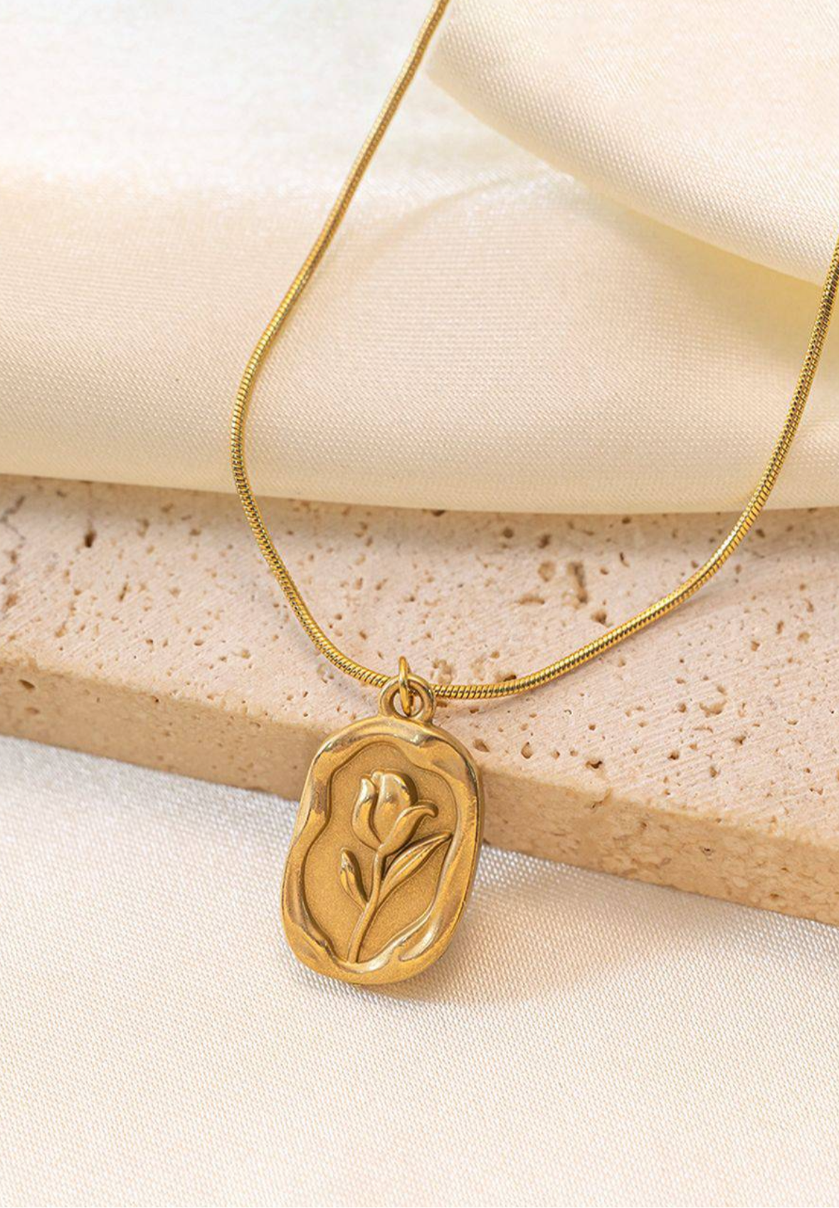 Vintage rose necklace